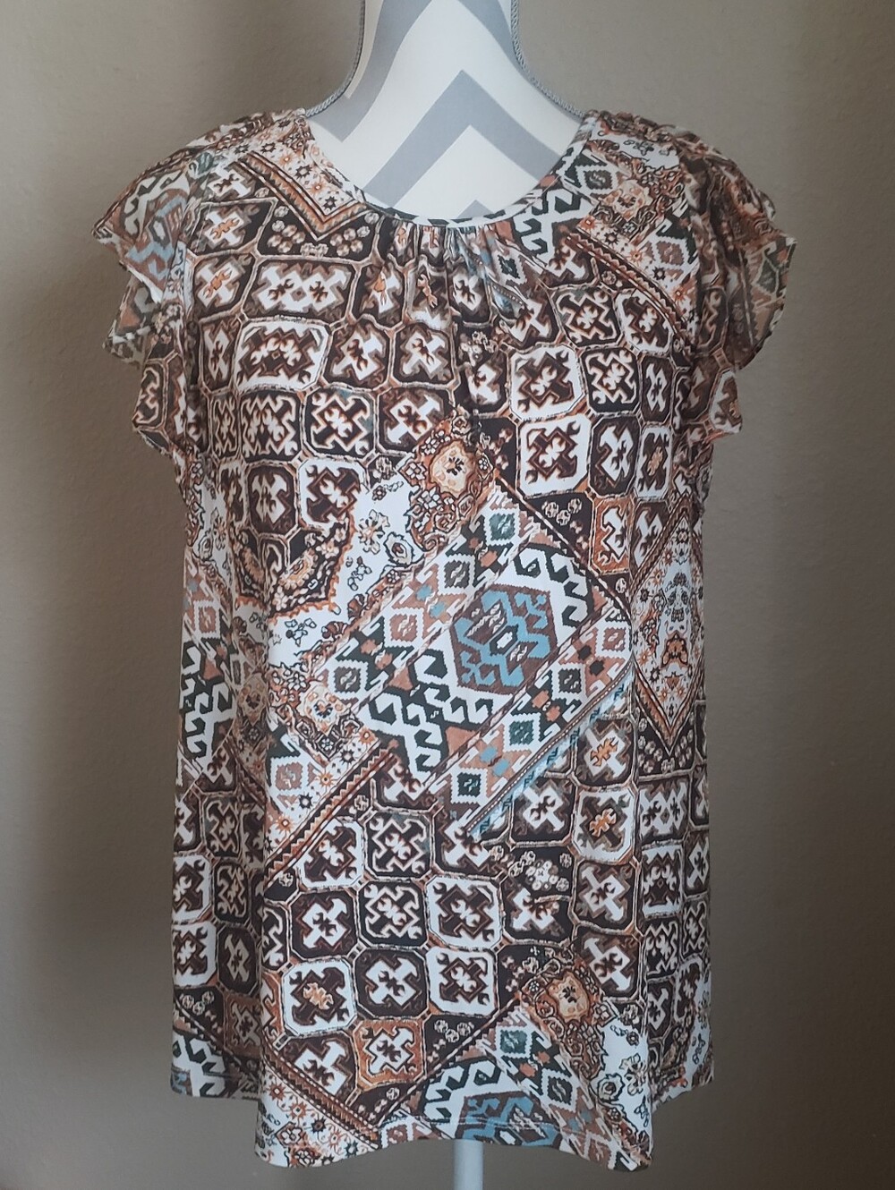 NWOT Calvin Klein Abstract Ruffle Sleeve Top